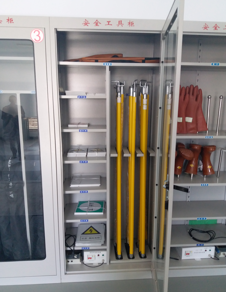 安全工具柜003